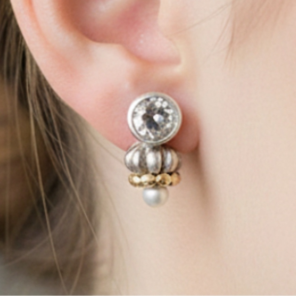 Lagos Caviar Pearl & Glacier Quartz Stud Earrings